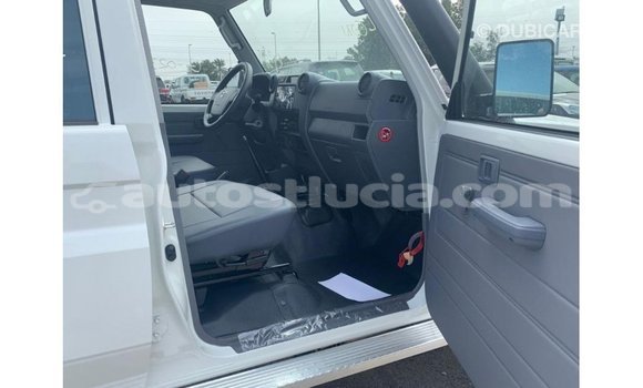 Buy Import Toyota Land Cruiser White Car in Import - Dubai in Anse-la-Raye Buy Import Toyota Land Cruiser White Car in Import - Dubai in Anse-la-Raye