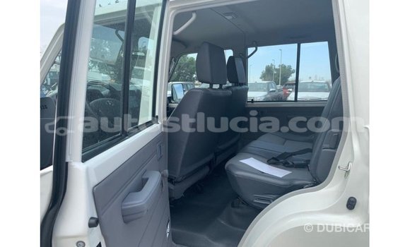 Buy Import Toyota Land Cruiser White Car in Import - Dubai in Anse-la-Raye Buy Import Toyota Land Cruiser White Car in Import - Dubai in Anse-la-Raye
