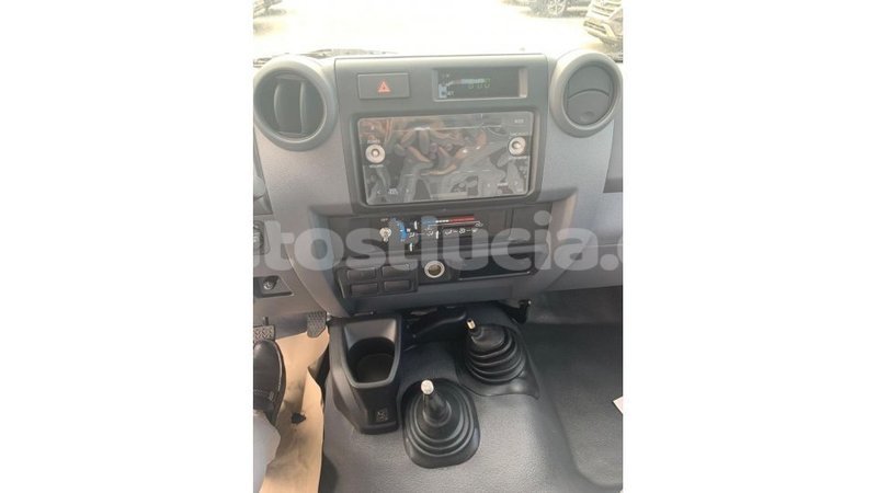 Big with watermark toyota land cruiser anse la raye import dubai 3088