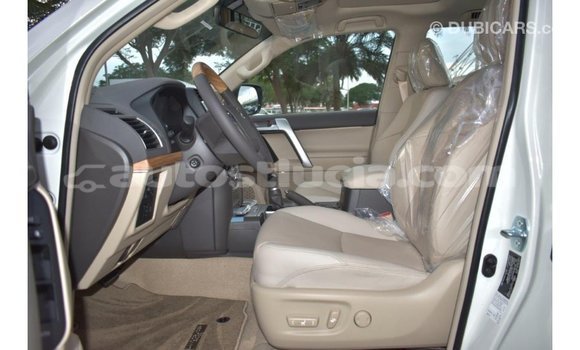 Acheter Import Voiture Toyota Prado Blanc à Import - Dubai, Anse-la-Raye Acheter Import Voiture Toyota Prado Blanc à Import - Dubai, Anse-la-Raye