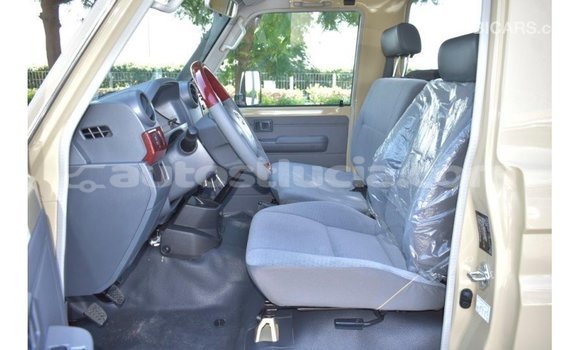 Acheter Import Voiture Toyota Land Cruiser Beige à Import - Dubai, Anse-la-Raye Acheter Import Voiture Toyota Land Cruiser Beige à Import - Dubai, Anse-la-Raye