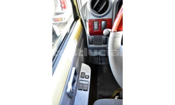 Acheter Import Voiture Toyota Land Cruiser Beige à Import - Dubai, Anse-la-Raye Acheter Import Voiture Toyota Land Cruiser Beige à Import - Dubai, Anse-la-Raye