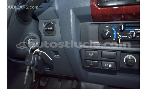 Acheter Import Voiture Toyota Land Cruiser Beige à Import - Dubai, Anse-la-Raye Acheter Import Voiture Toyota Land Cruiser Beige à Import - Dubai, Anse-la-Raye