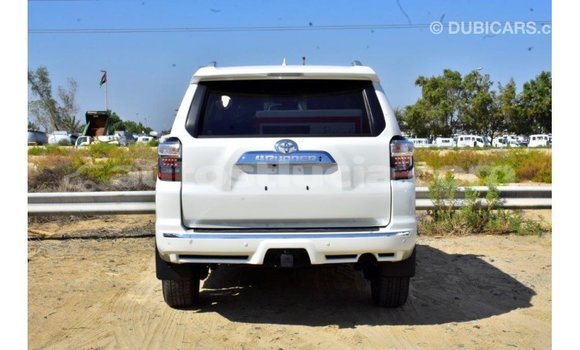 Acheter Import Voiture Toyota 4Runner Blanc à Import - Dubai, Anse-la-Raye Acheter Import Voiture Toyota 4Runner Blanc à Import - Dubai, Anse-la-Raye