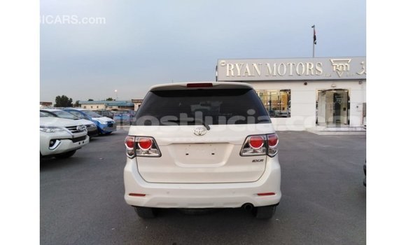 Acheter Import Voiture Toyota Fortuner Blanc à Import - Dubai, Anse-la-Raye Acheter Import Voiture Toyota Fortuner Blanc à Import - Dubai, Anse-la-Raye