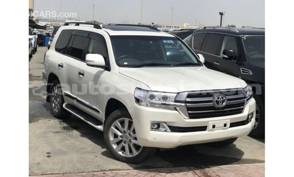 Buy Import Toyota Land Cruiser White Car in Import - Dubai in Anse-la-Raye Buy Import Toyota Land Cruiser White Car in Import - Dubai in Anse-la-Raye