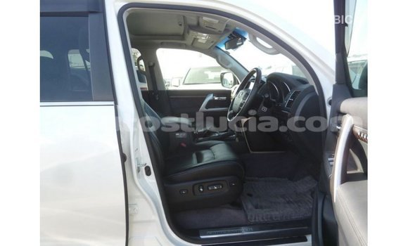 Buy Import Toyota Land Cruiser White Car in Import - Dubai in Anse-la-Raye Buy Import Toyota Land Cruiser White Car in Import - Dubai in Anse-la-Raye