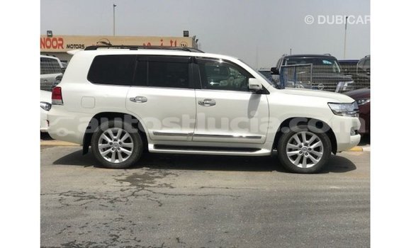 Buy Import Toyota Land Cruiser White Car in Import - Dubai in Anse-la-Raye Buy Import Toyota Land Cruiser White Car in Import - Dubai in Anse-la-Raye