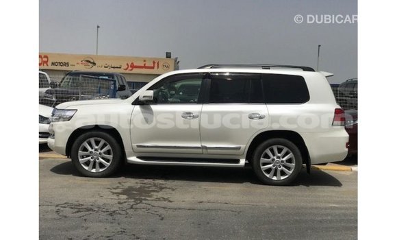 Buy Import Toyota Land Cruiser White Car in Import - Dubai in Anse-la-Raye Buy Import Toyota Land Cruiser White Car in Import - Dubai in Anse-la-Raye