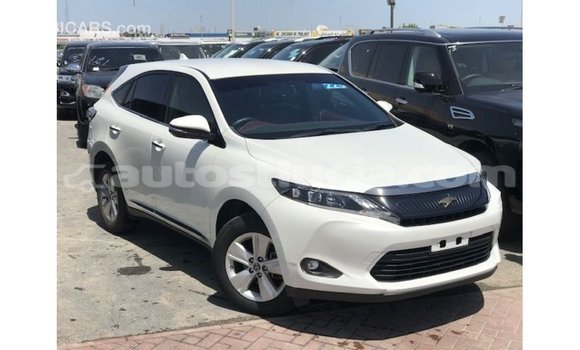 Acheter Import Voiture Toyota Harrier Blanc à Import - Dubai, Anse-la-Raye Acheter Import Voiture Toyota Harrier Blanc à Import - Dubai, Anse-la-Raye