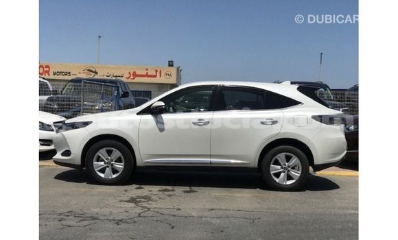 Acheter Import Voiture Toyota Harrier Blanc à Import - Dubai, Anse-la-Raye Acheter Import Voiture Toyota Harrier Blanc à Import - Dubai, Anse-la-Raye
