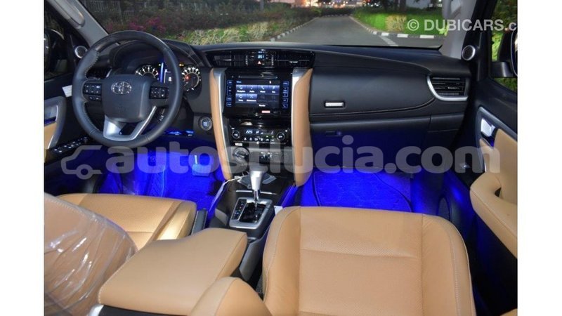 Big with watermark toyota fortuner anse la raye import dubai 3149