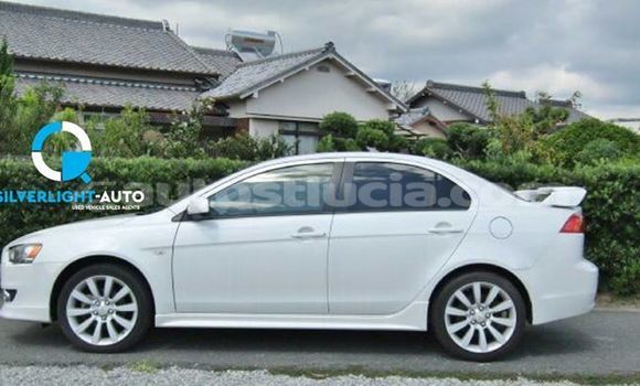 Buy Used Mitsubishi Galant White Car in Castries in Castries