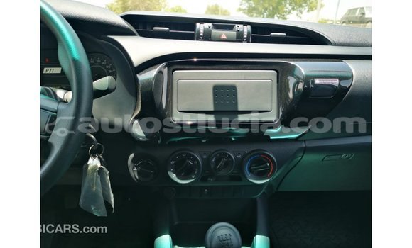 Buy Import Toyota Hilux White Car in Import - Dubai in Anse-la-Raye Buy Import Toyota Hilux White Car in Import - Dubai in Anse-la-Raye