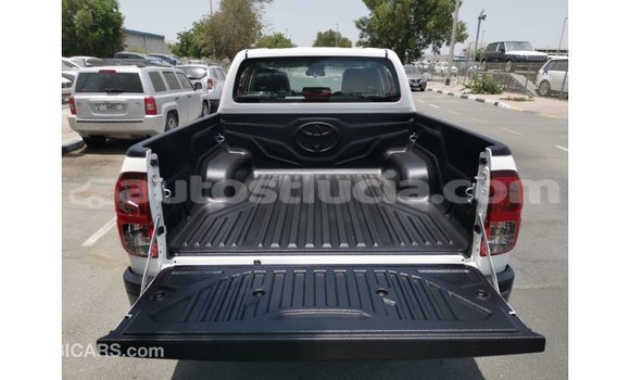 Buy Import Toyota Hilux White Car in Import - Dubai in Anse-la-Raye Buy Import Toyota Hilux White Car in Import - Dubai in Anse-la-Raye