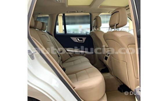 Buy Import Mercedes-Benz 190 (W201) White Car in Import - Dubai in Anse-la-Raye Buy Import Mercedes-Benz 190 (W201) White Car in Import - Dubai in Anse-la-Raye