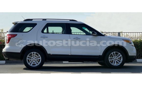 Buy Import Ford Explorer White Car in Import - Dubai in Anse-la-Raye Buy Import Ford Explorer White Car in Import - Dubai in Anse-la-Raye