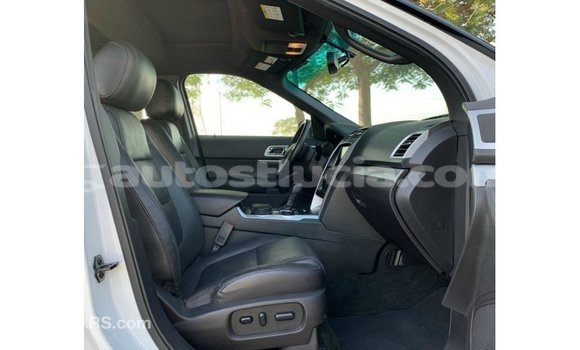 Buy Import Ford Explorer White Car in Import - Dubai in Anse-la-Raye Buy Import Ford Explorer White Car in Import - Dubai in Anse-la-Raye