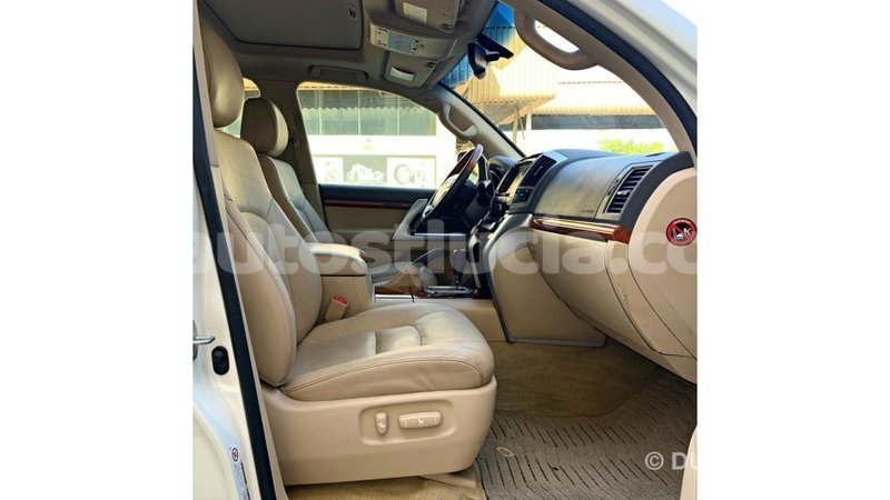 Big with watermark toyota land cruiser anse la raye import dubai 3186