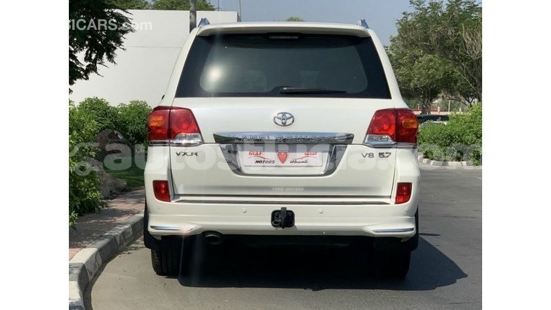Big with watermark toyota land cruiser anse la raye import dubai 3186