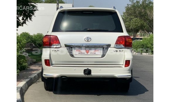 Buy Import Toyota Land Cruiser White Car in Import - Dubai in Anse-la-Raye Buy Import Toyota Land Cruiser White Car in Import - Dubai in Anse-la-Raye