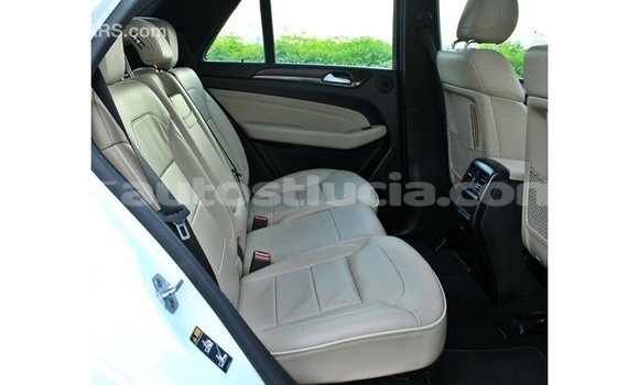 Buy Import Mercedes-Benz 190 (W201) White Car in Import - Dubai in Anse-la-Raye Buy Import Mercedes-Benz 190 (W201) White Car in Import - Dubai in Anse-la-Raye