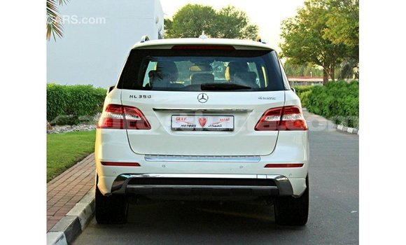 Buy Import Mercedes-Benz 190 (W201) White Car in Import - Dubai in Anse-la-Raye Buy Import Mercedes-Benz 190 (W201) White Car in Import - Dubai in Anse-la-Raye