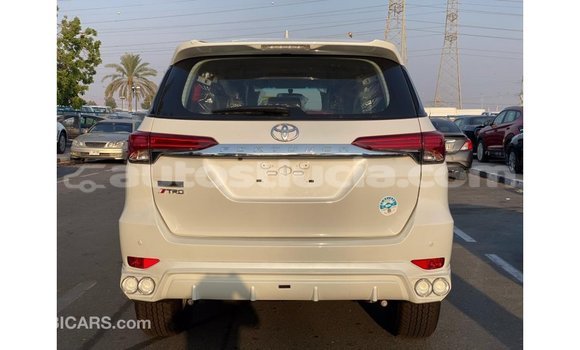 Buy Import Toyota Fortuner White Car in Import - Dubai in Anse-la-Raye Buy Import Toyota Fortuner White Car in Import - Dubai in Anse-la-Raye