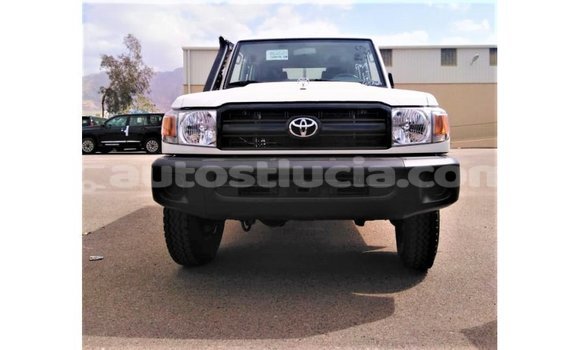 Buy Import Toyota Land Cruiser White Car in Import - Dubai in Anse-la-Raye