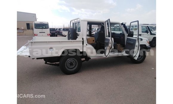 Buy Import Toyota Land Cruiser White Car in Import - Dubai in Anse-la-Raye Buy Import Toyota Land Cruiser White Car in Import - Dubai in Anse-la-Raye