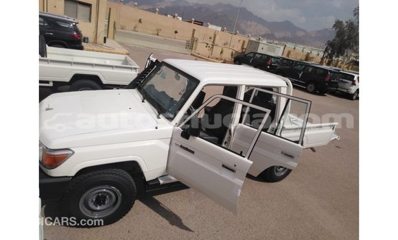 Buy Import Toyota Land Cruiser White Car in Import - Dubai in Anse-la-Raye Buy Import Toyota Land Cruiser White Car in Import - Dubai in Anse-la-Raye
