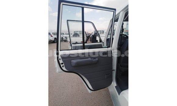 Buy Import Toyota Land Cruiser White Car in Import - Dubai in Anse-la-Raye Buy Import Toyota Land Cruiser White Car in Import - Dubai in Anse-la-Raye