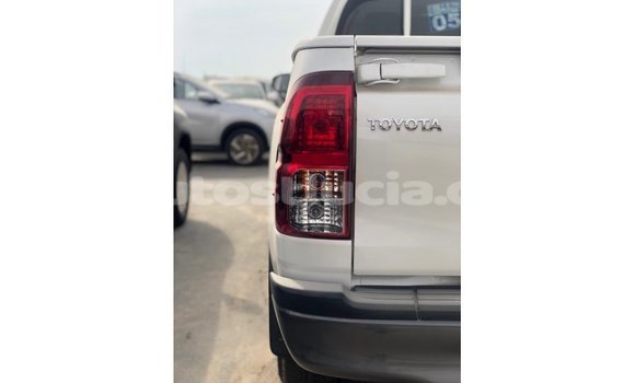 Buy Import Toyota Hilux White Car in Import - Dubai in Anse-la-Raye Buy Import Toyota Hilux White Car in Import - Dubai in Anse-la-Raye