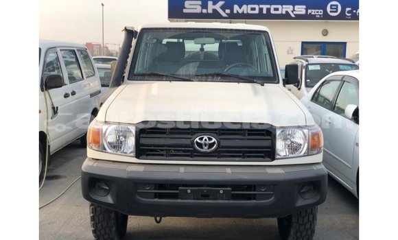 Buy Import Toyota Land Cruiser White Car in Import - Dubai in Anse-la-Raye