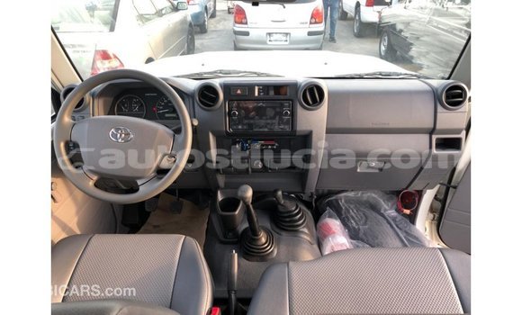 Buy Import Toyota Land Cruiser White Car in Import - Dubai in Anse-la-Raye Buy Import Toyota Land Cruiser White Car in Import - Dubai in Anse-la-Raye