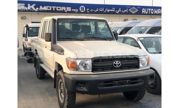 Buy Import Toyota Land Cruiser White Car in Import - Dubai in Anse-la-Raye Buy Import Toyota Land Cruiser White Car in Import - Dubai in Anse-la-Raye