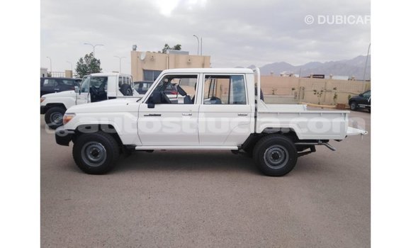 Buy Import Toyota Land Cruiser White Car in Import - Dubai in Anse-la-Raye Buy Import Toyota Land Cruiser White Car in Import - Dubai in Anse-la-Raye