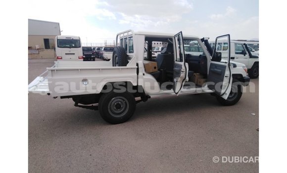 Buy Import Toyota Land Cruiser White Car in Import - Dubai in Anse-la-Raye Buy Import Toyota Land Cruiser White Car in Import - Dubai in Anse-la-Raye