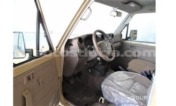 Buy Import Toyota Land Cruiser Beige Car in Import - Dubai in Anse-la-Raye Buy Import Toyota Land Cruiser Beige Car in Import - Dubai in Anse-la-Raye
