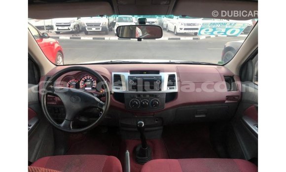 Buy Import Toyota Hilux White Car in Import - Dubai in Anse-la-Raye Buy Import Toyota Hilux White Car in Import - Dubai in Anse-la-Raye