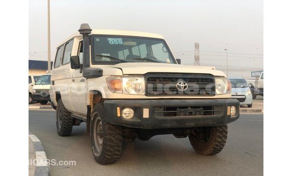 Buy Import Toyota Land Cruiser White Car in Import - Dubai in Anse-la-Raye Buy Import Toyota Land Cruiser White Car in Import - Dubai in Anse-la-Raye