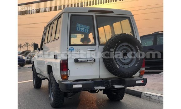 Buy Import Toyota Land Cruiser White Car in Import - Dubai in Anse-la-Raye Buy Import Toyota Land Cruiser White Car in Import - Dubai in Anse-la-Raye