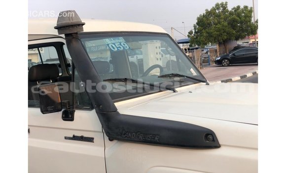Buy Import Toyota Land Cruiser White Car in Import - Dubai in Anse-la-Raye Buy Import Toyota Land Cruiser White Car in Import - Dubai in Anse-la-Raye