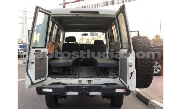 Buy Import Toyota Land Cruiser White Car in Import - Dubai in Anse-la-Raye Buy Import Toyota Land Cruiser White Car in Import - Dubai in Anse-la-Raye