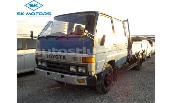 Buy Import Toyota Dyna Blue Car in Import - Dubai in Anse-la-Raye