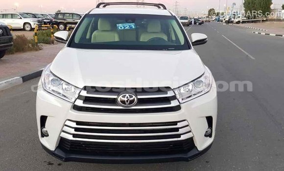 Buy Import Toyota Highlander White Car in Import - Dubai in Anse-la-Raye Buy Import Toyota Highlander White Car in Import - Dubai in Anse-la-Raye
