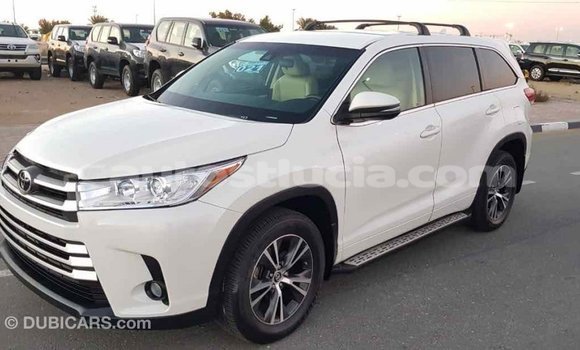 Buy Import Toyota Highlander White Car in Import - Dubai in Anse-la-Raye Buy Import Toyota Highlander White Car in Import - Dubai in Anse-la-Raye