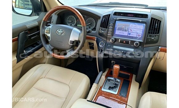 Buy Import Toyota Land Cruiser White Car in Import - Dubai in Anse-la-Raye Buy Import Toyota Land Cruiser White Car in Import - Dubai in Anse-la-Raye