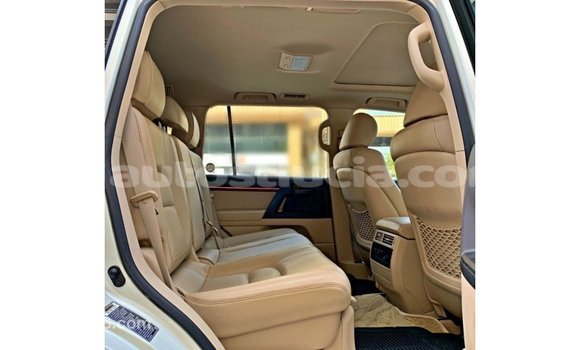Buy Import Toyota Land Cruiser White Car in Import - Dubai in Anse-la-Raye Buy Import Toyota Land Cruiser White Car in Import - Dubai in Anse-la-Raye