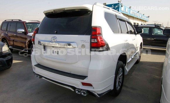 Acheter Import Voiture Toyota Prado Blanc à Import - Dubai, Anse-la-Raye Acheter Import Voiture Toyota Prado Blanc à Import - Dubai, Anse-la-Raye